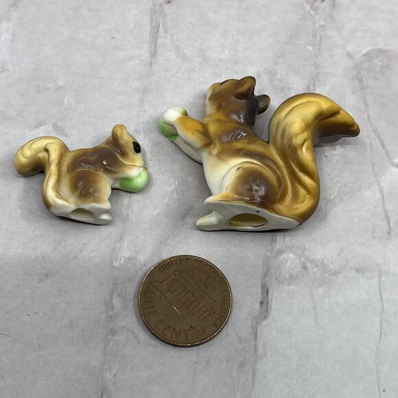 1950s Set of 2 Bone China Miniature Squirrel Figurines 1" & 1.25" SE2 - Picture 2 of 4